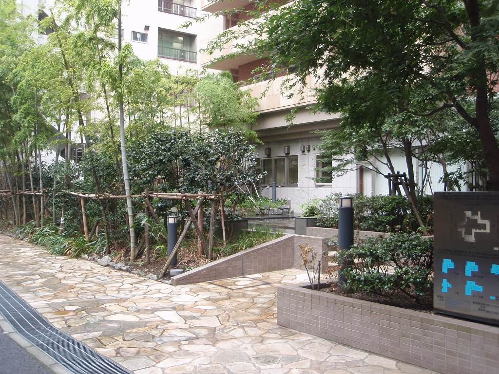 【公園】はつね広場まで108ｍ