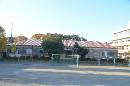 【小学校】半原小学校まで1205ｍ