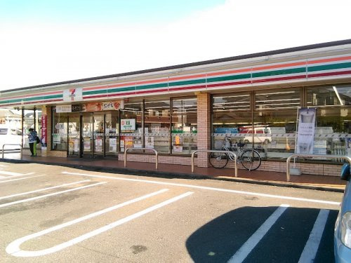 【コンビニエンスストア】セブンイレブン　八王子富士森公園北店まで483ｍ