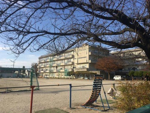 【小学校】前谷小学校まで545ｍ