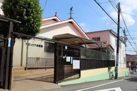 【幼稚園】アゼィリア幼稚園まで323ｍ