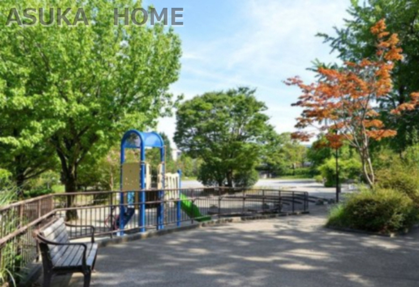 【公園】野庭中央公園まで389ｍ