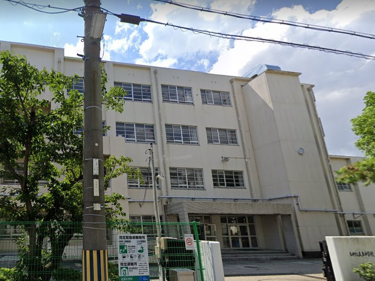 【中学校】尼崎市立武庫中学校まで236ｍ