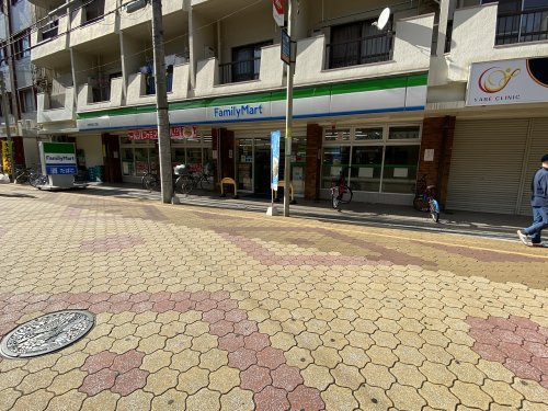 【コンビニエンスストア】ファミリーマート　住吉苅田五丁目店まで428ｍ