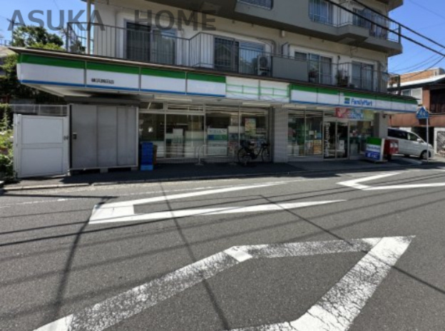 【コンビニエンスストア】ファミリーマート　横浜蒔田店まで414ｍ