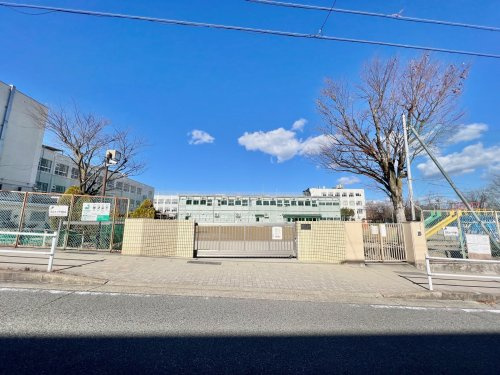 【小学校】名古屋市立名東小学校まで300ｍ