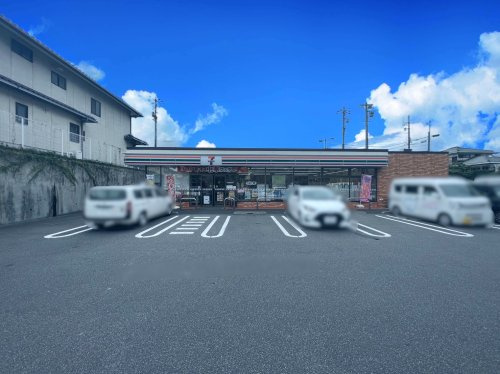 【コンビニエンスストア】セブンイレブン　名古屋上社5丁目店まで330ｍ