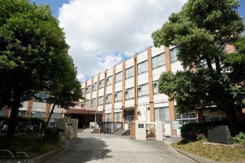 【中学校】名古屋市立大高中学校まで484ｍ