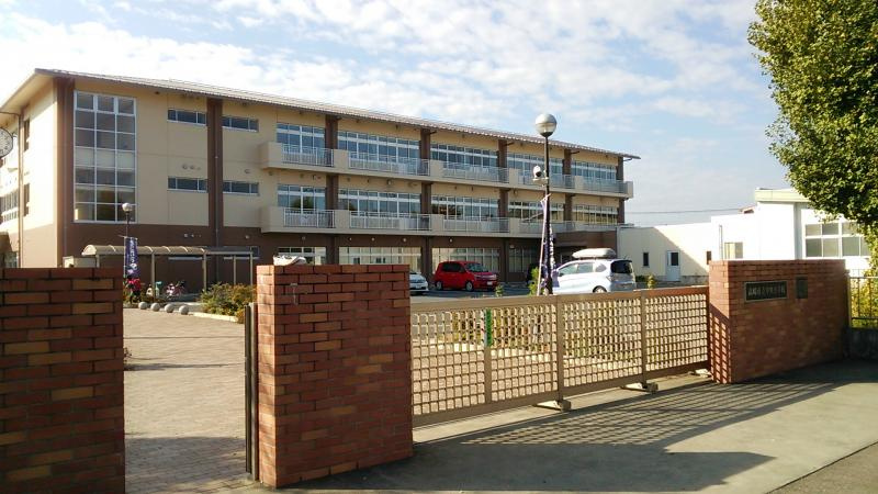 【小学校】高崎市立中央小学校 まで550ｍ