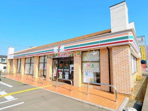 【コンビニエンスストア】セブンイレブン　川越諏訪町店まで300ｍ