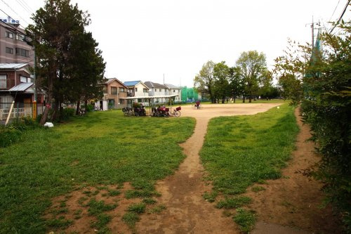 【公園】三角公園（浅間上児童遊園）まで833ｍ
