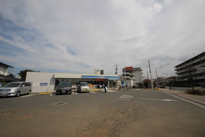 【コンビニエンスストア】ローソン西東京下保谷二丁目店まで636ｍ