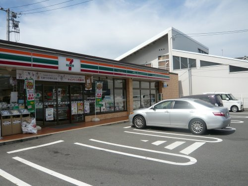 【コンビニエンスストア】セブンイレブン　広島東本浦店まで405ｍ