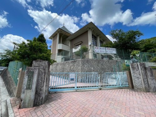 【小学校】尾道市立　三成小学校まで819ｍ