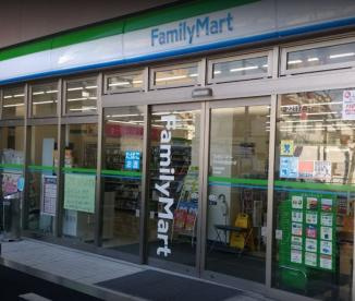 【コンビニエンスストア】ファミリーマート　千住河原町墨堤通り店まで106ｍ