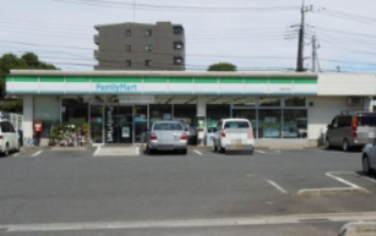 【コンビニエンスストア】ファミリーマート　川越南大塚店まで500ｍ