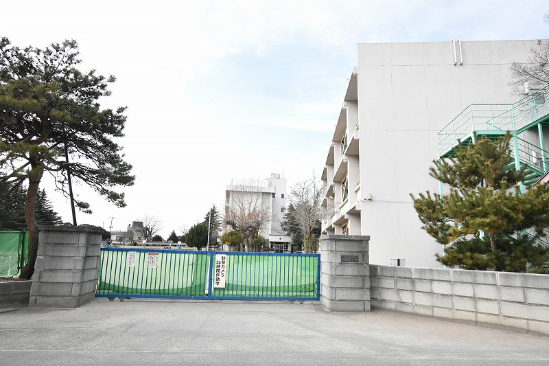 【小学校】春日部市立武里小学校まで700ｍ