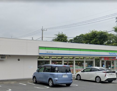 【コンビニエンスストア】ファミリーマート　座間入谷西店まで585ｍ