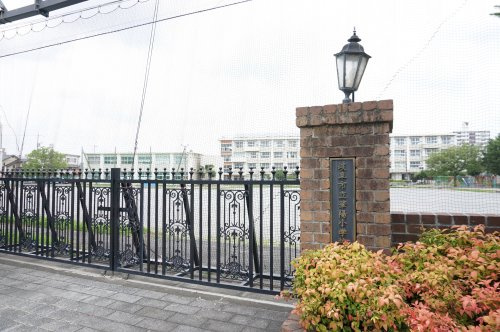 【小学校】岐阜市立華陽小学校まで431ｍ