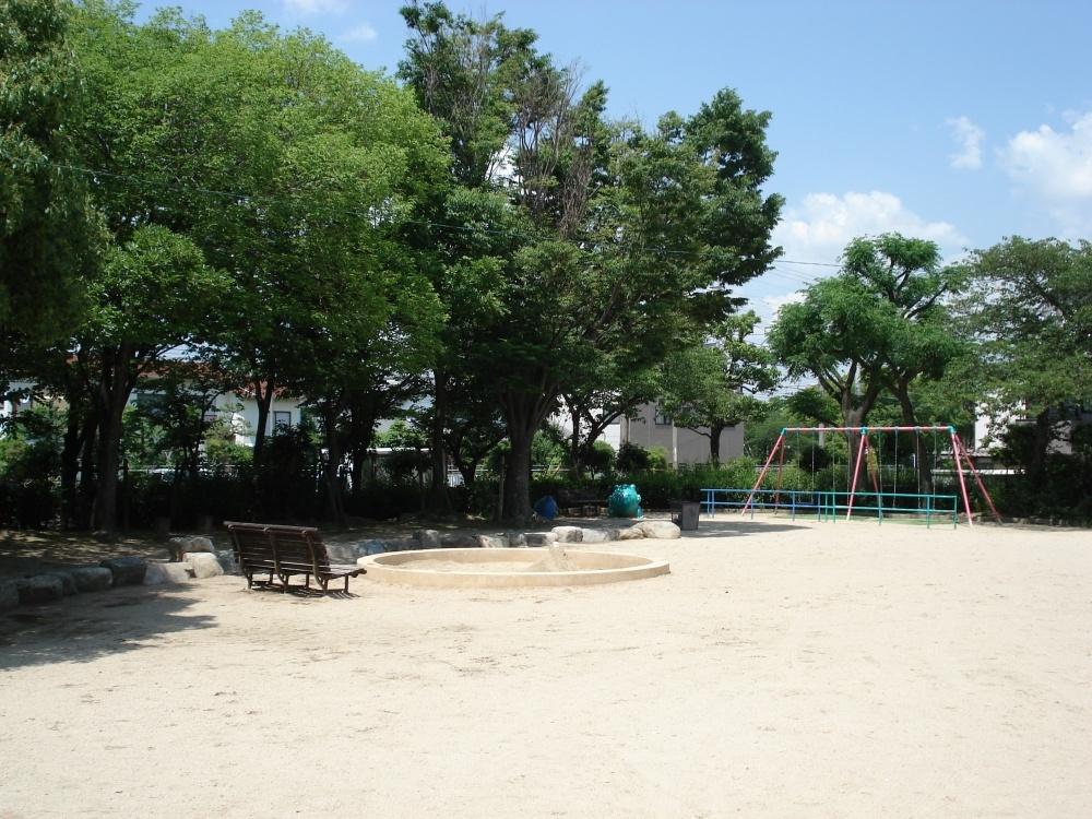 【公園】高倉公園まで519ｍ