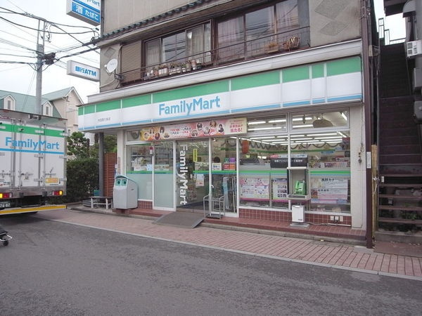 【コンビニエンスストア】ファミリーマート内田西久保店まで751ｍ