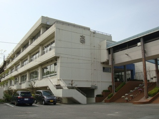 【中学校】大府中学校まで760ｍ