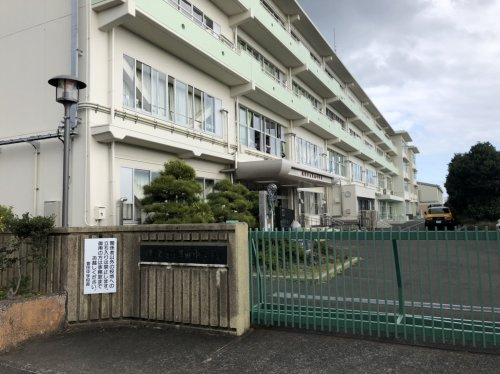 【中学校】焼津市立豊田中学校まで674ｍ
