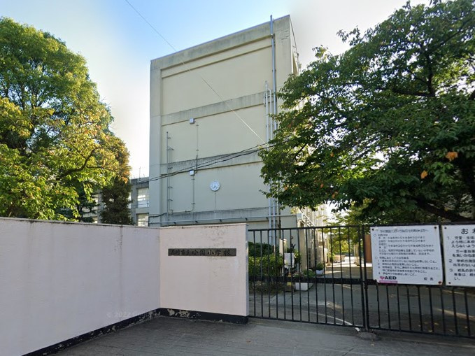 【小学校】尼崎市立小園小学校まで923ｍ