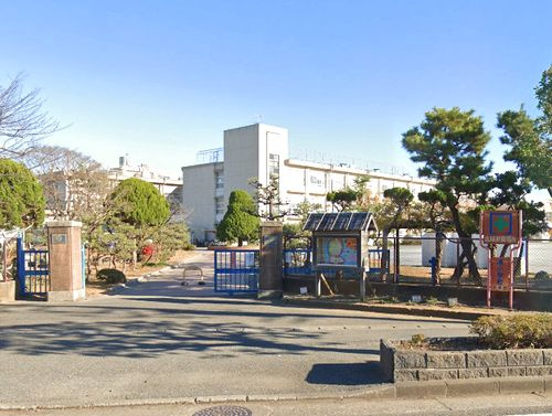 【小学校】平塚市立港小学校まで976ｍ