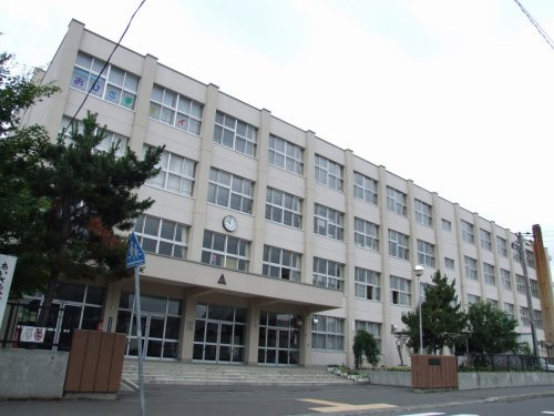 【小学校】札幌市立山の手南小学校まで805ｍ