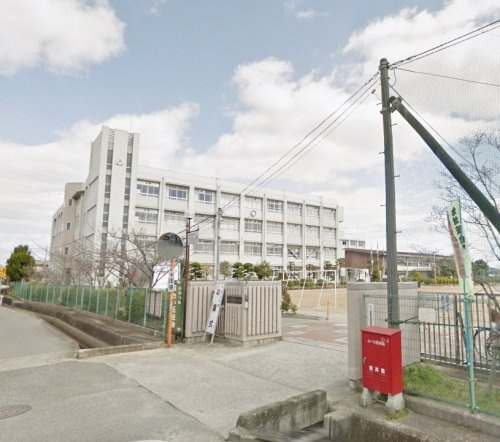 【小学校】姫路市立大津茂小学校まで932ｍ