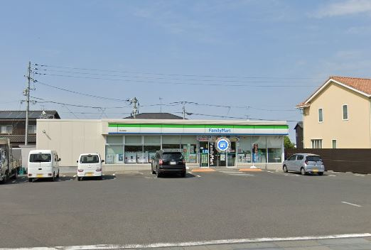 【コンビニエンスストア】ファミリーマート　岡山彦崎店まで674ｍ