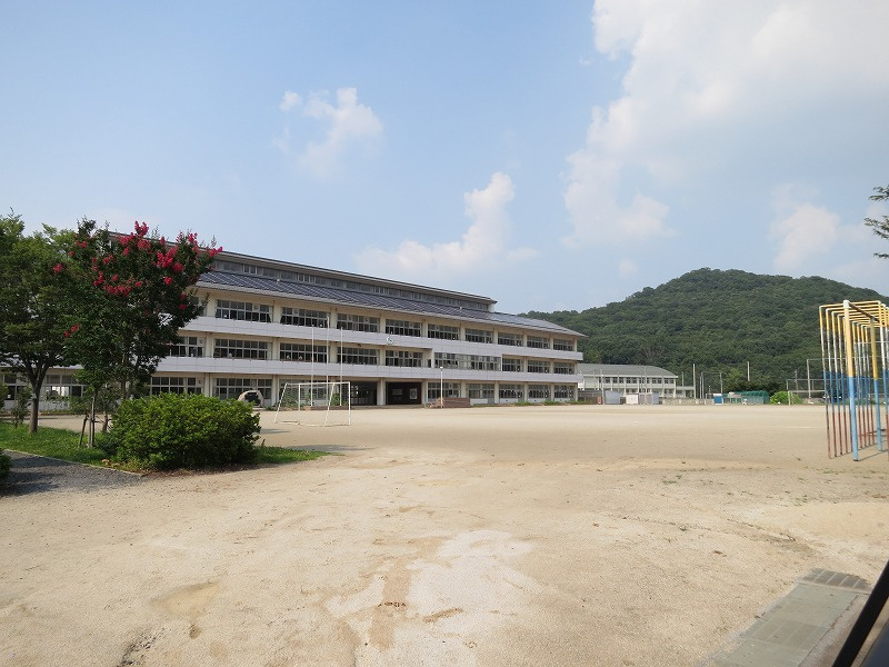 【小学校】足利市立毛野小学校まで1340ｍ
