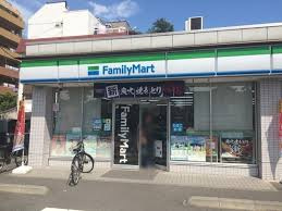 【コンビニエンスストア】ファミリーマート　江戸川松江三丁目店まで128ｍ