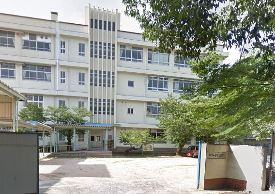 【小学校】井口小学校まで972ｍ