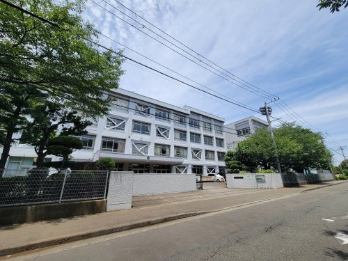 【中学校】藤沢市立秋葉台中学校まで845ｍ