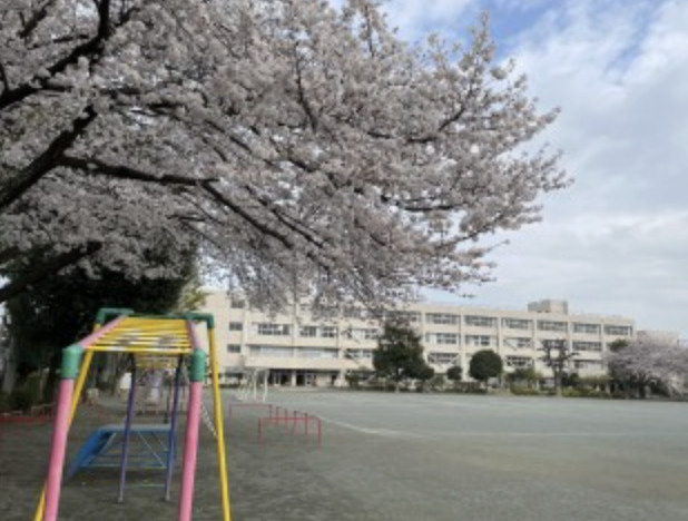 【小学校】鶴ヶ島市立栄小学校まで660ｍ