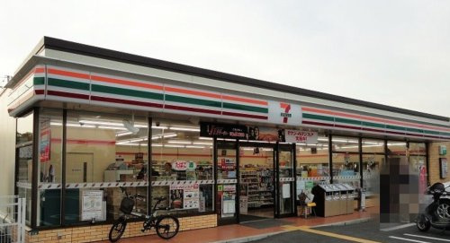【コンビニエンスストア】セブン-イレブン　川越豊田本店まで384ｍ