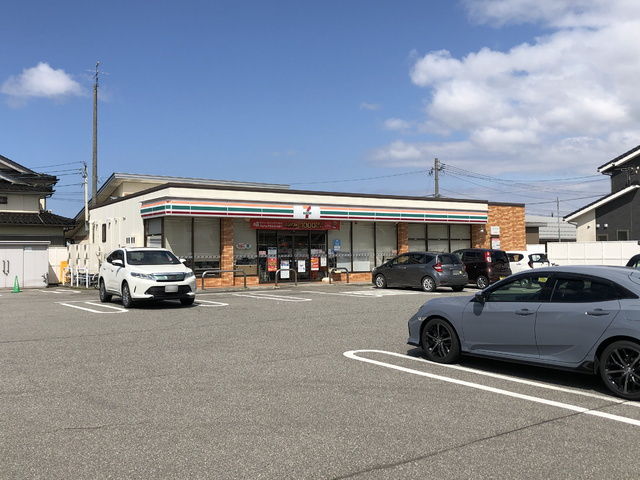 【コンビニエンスストア】セブンイレブン　富山笹倉店まで347ｍ