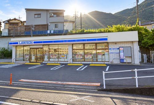 【コンビニエンスストア】ローソン　中野東店まで611ｍ