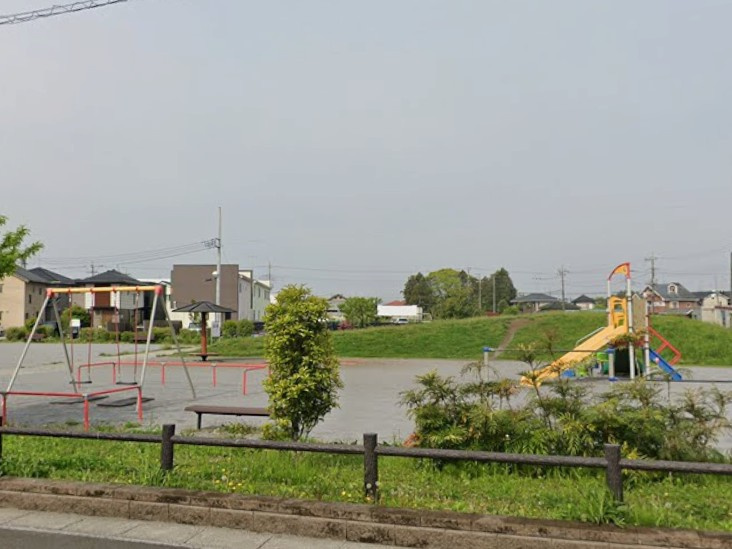 【公園】白石様堀公園まで110ｍ
