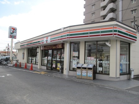【コンビニエンスストア】セブンイレブン　天神川三条店まで300ｍ