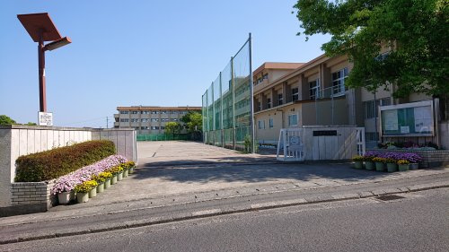 【中学校】西陵中学校まで792ｍ