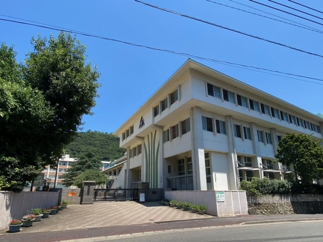 【高校】玉龍高校まで620ｍ