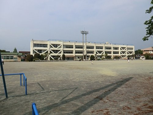 【小学校】あきる野市立西秋留小学校まで800ｍ