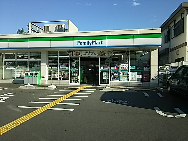 【コンビニエンスストア】ファミリーマート　さいたま太田窪店まで659ｍ