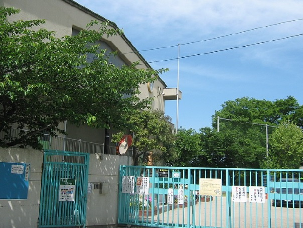 【小学校】枚方市立枚方小学校まで504ｍ