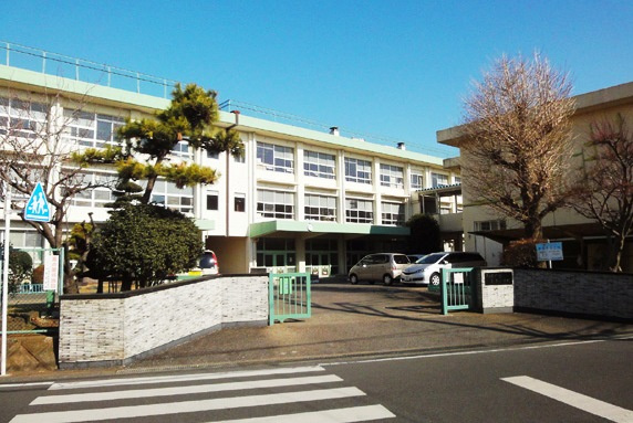 【小学校】平塚市立岡崎小学校まで1350ｍ