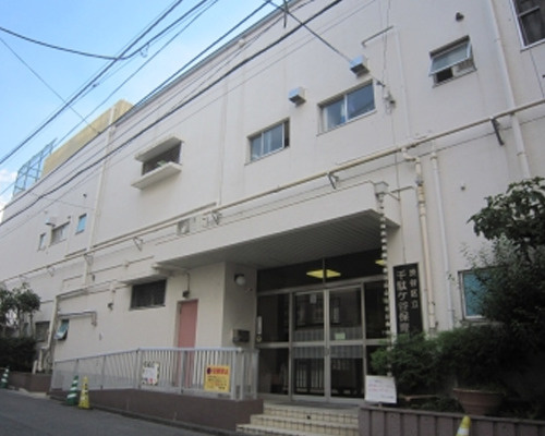 【保育園】渋谷区立千駄谷なかよし園　保育園舎まで45ｍ