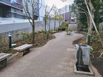 【公園】渋谷区立北参道ふれあい公園まで366ｍ